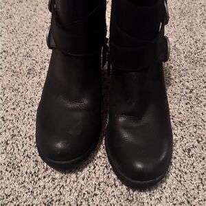 Sorel boots. Stylish ankle boot.